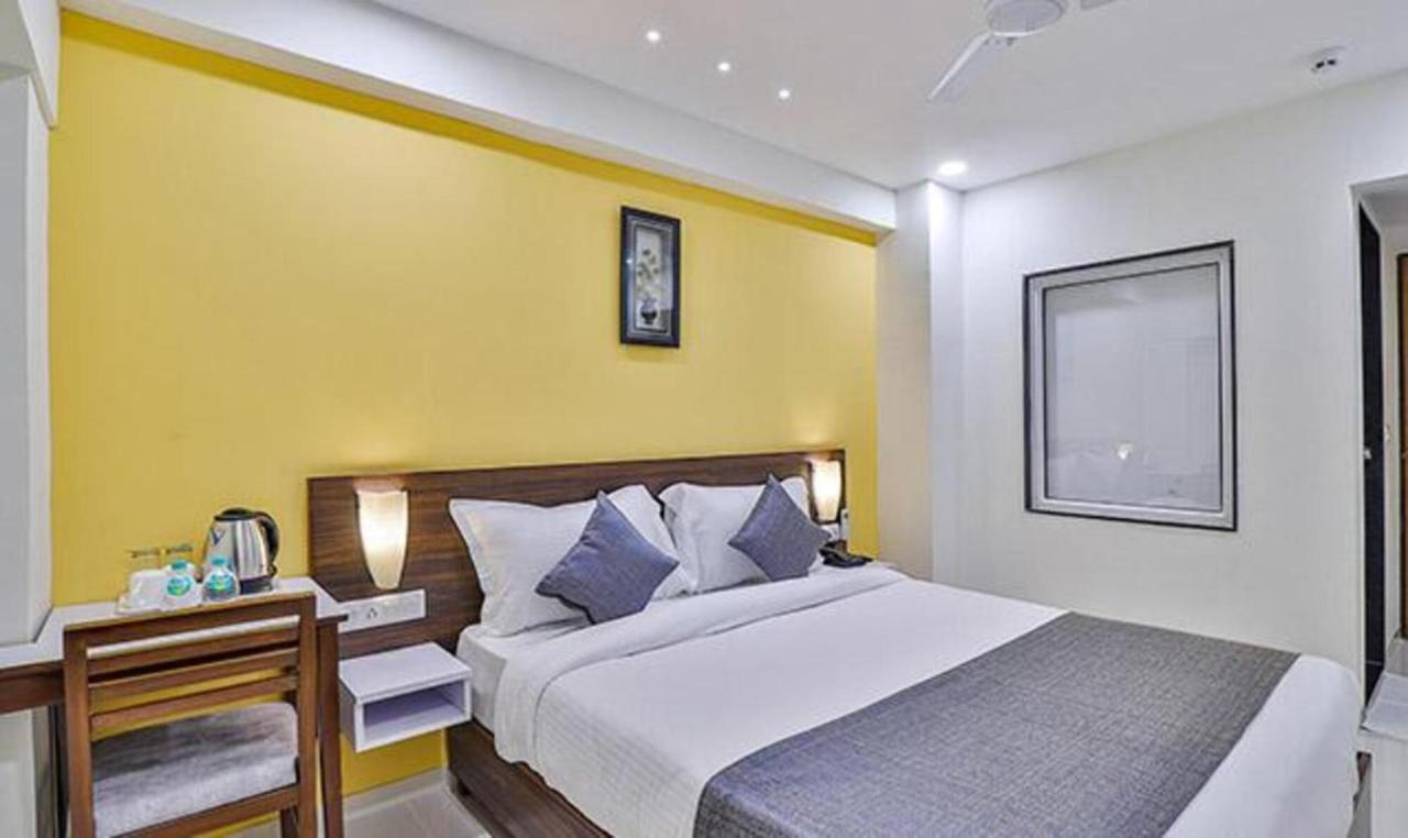Leo Hotel Ahmedabad Ngoại thất bức ảnh