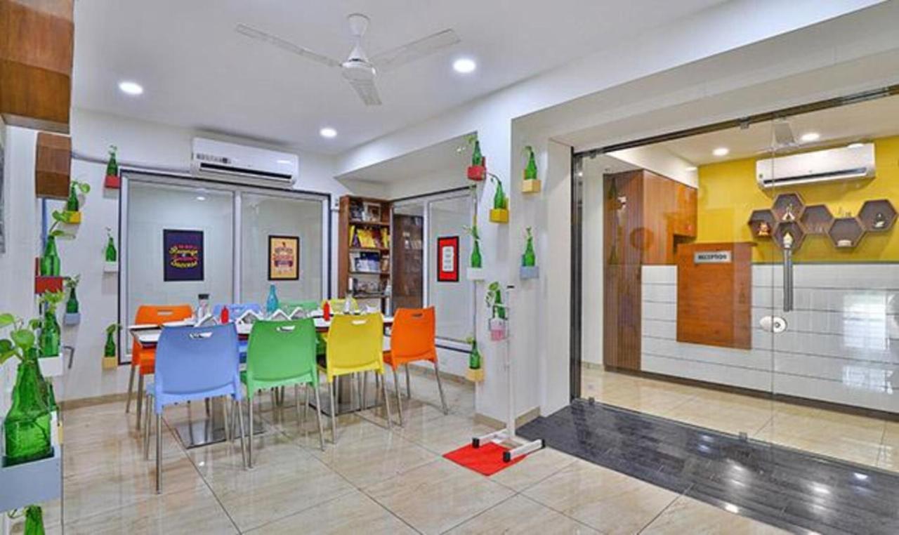 Leo Hotel Ahmedabad Ngoại thất bức ảnh