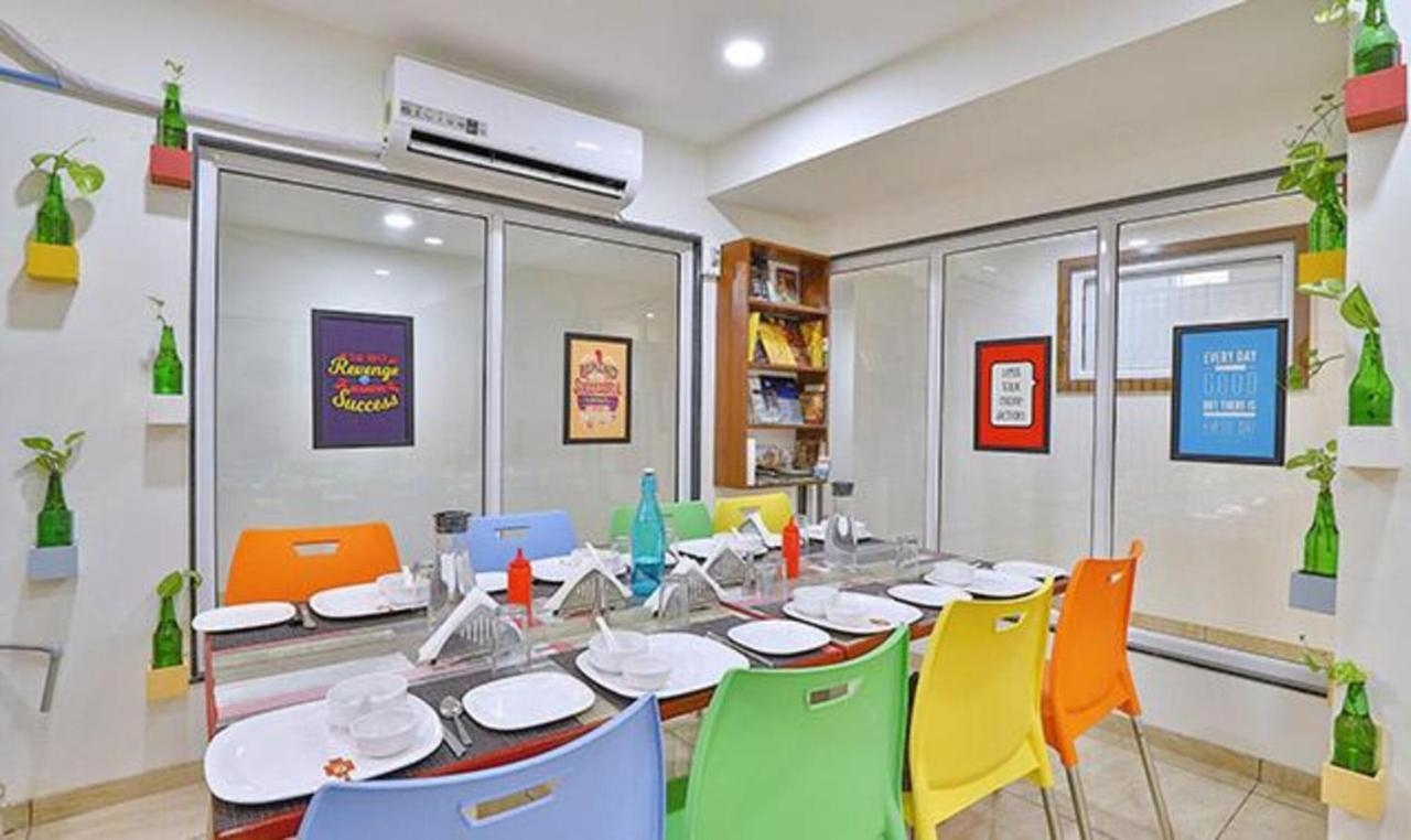 Leo Hotel Ahmedabad Ngoại thất bức ảnh