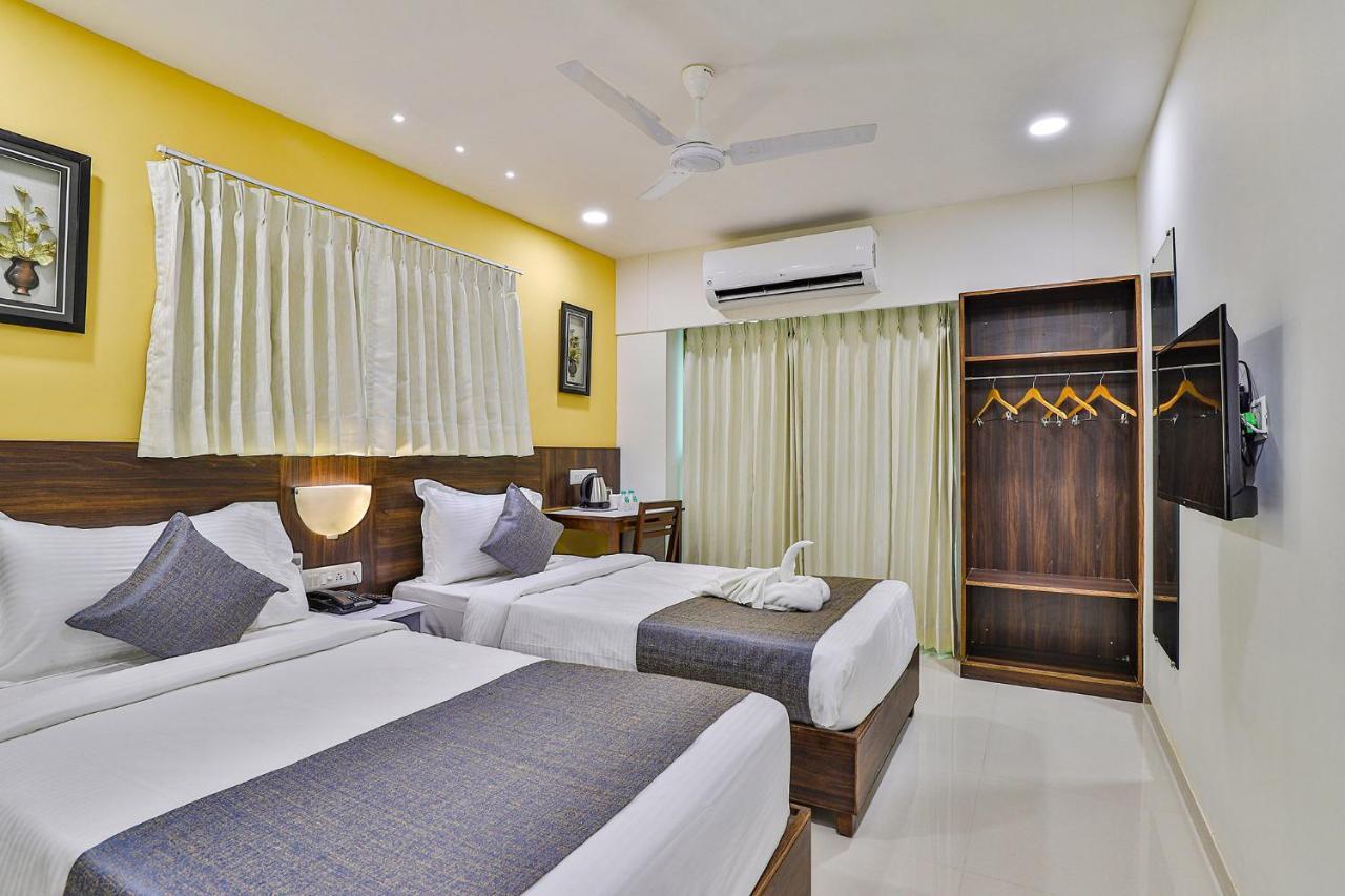 Leo Hotel Ahmedabad Ngoại thất bức ảnh